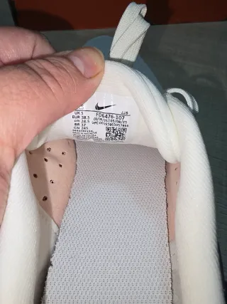 Zapatillas Nike Downshifter 13 tono naranja pastel