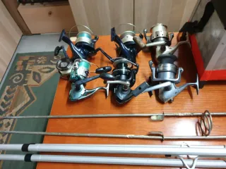 Lote material pesca: cañas y carretes
