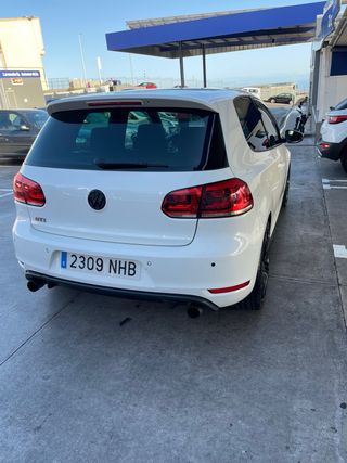 Volkswagen Golf VI GTI  2010