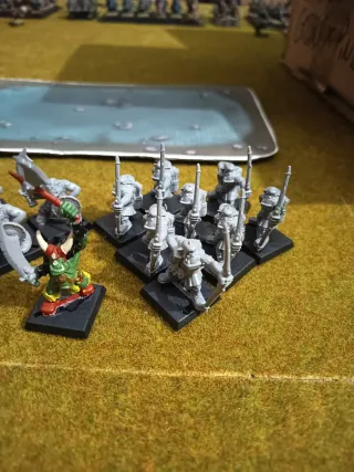 Orcos y Goblins Warhammer - Figuras