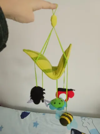 Móvil cuna bebé animales fieltro