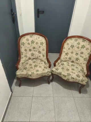 Par de butacas tapizadas