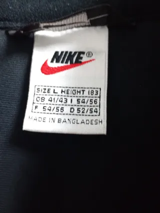 Chaqueta Nike Retro USA Negra y Blanca