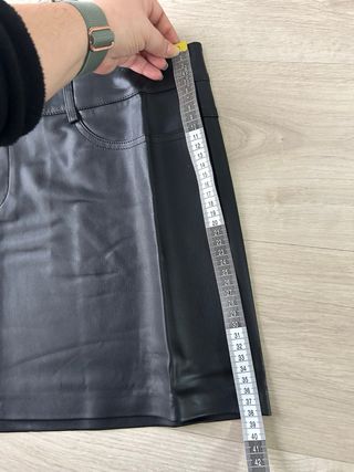 Mini falda efecto piel Mango XL