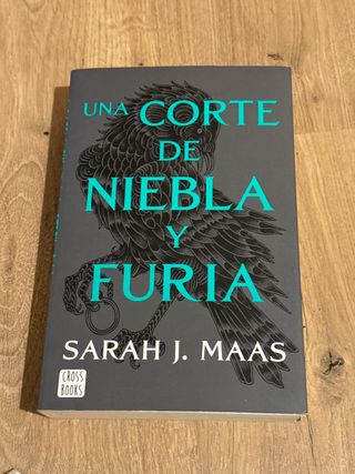 Una corte de niebla y furia. Nueva presentación...
