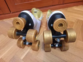 Patines Clásicos Blancos y Dorados Talla 29