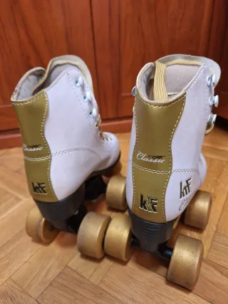 Patines Clásicos Blancos y Dorados Talla 29