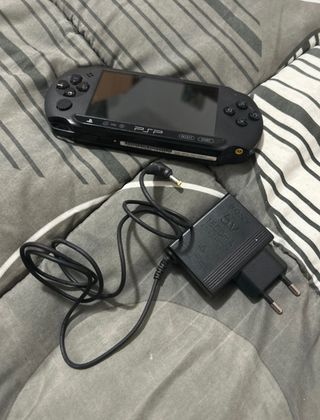 Consola PSP con juegos y funda