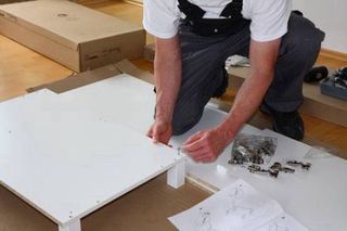 Montaje de muebles, luces y pequeñas reparaciones