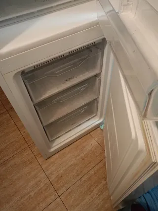 Nevera Grande Indesit