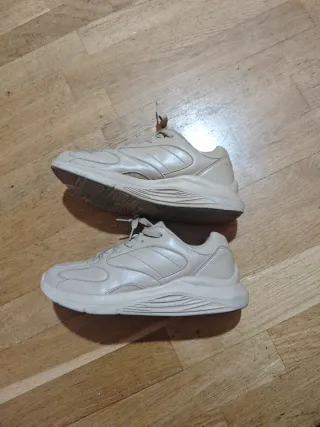 Zapatillas beige