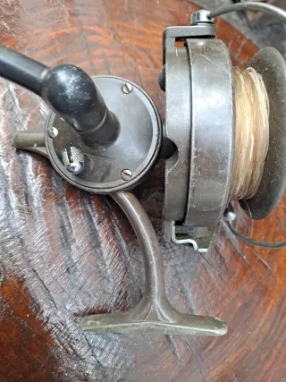 Carrete de pesca antiguo - Sagarra Super