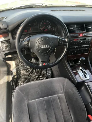 Audi A8 2002