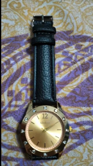 Reloj Geneva Dorado y Negro