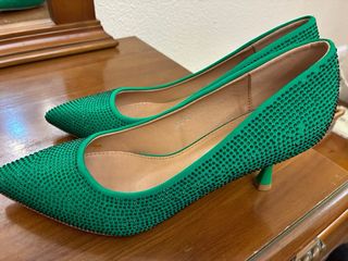 Zapatos verdes brillantes de fiesta