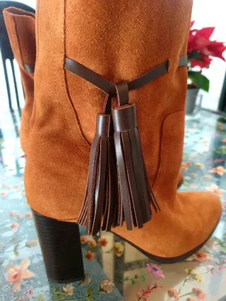 Botines Mango Marrones con Tiras y Flecos nuevas