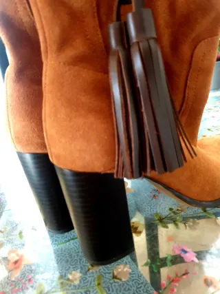 Botines Mango Marrones con Tiras y Flecos nuevas