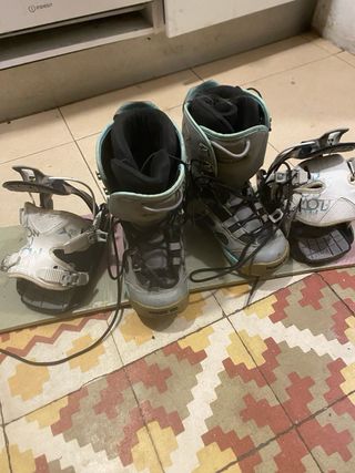 Tavola da snowboard e scarponi taglia 7