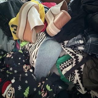 lote de ropa variado