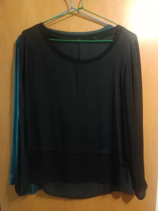 Blusas verde y negra