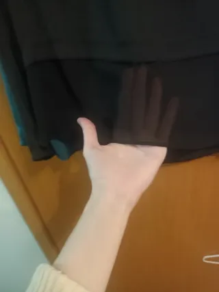 Blusas verde y negra