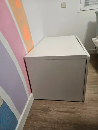 Cajonera blanca de madera