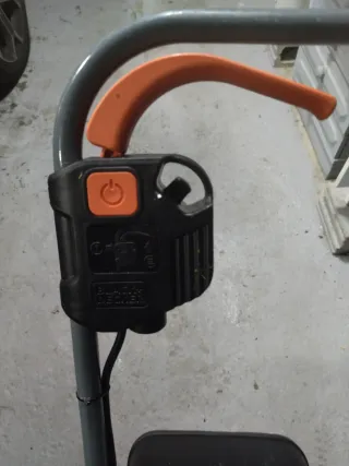 Cortacésped Eléctrico Black+Decker 1000W