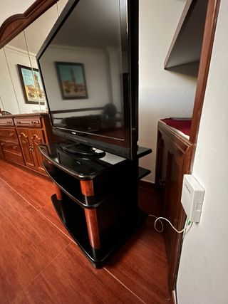 Televisión Telefunken con mueble ANTEQUERA