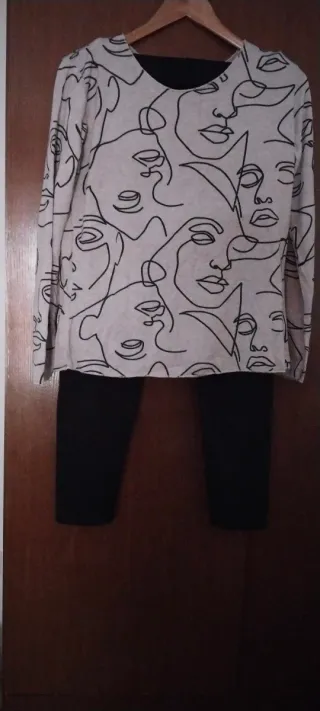 Conjunto mujer: top estampado caras y pantalón neg