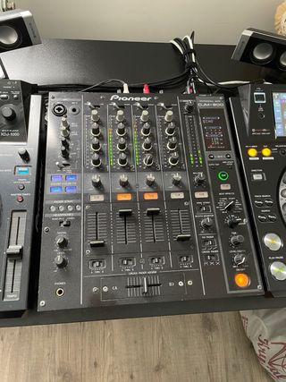Mesa de mezclas Pioneer DJM-800 Negra