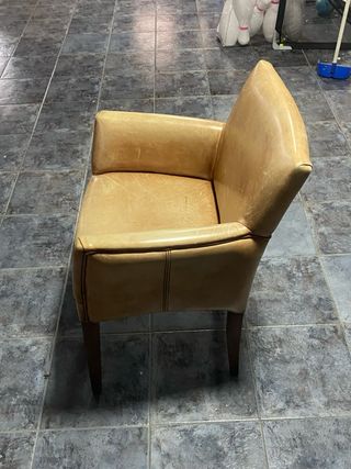 Butaca de piel marrón