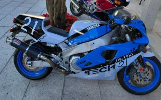 Yamaha FZR OW01 Tech21 Réplica