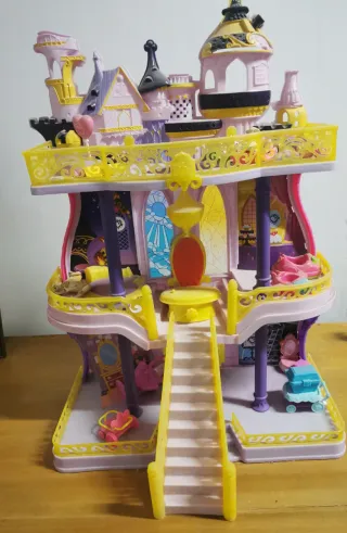 Castillo de Princesa Juguete y algunos accesorios