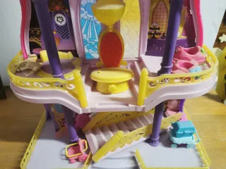 Castillo de Princesa Juguete y algunos accesorios