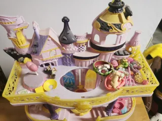 Castillo de Princesa Juguete y algunos accesorios