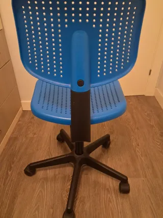 Silla infantil de escritorio azul