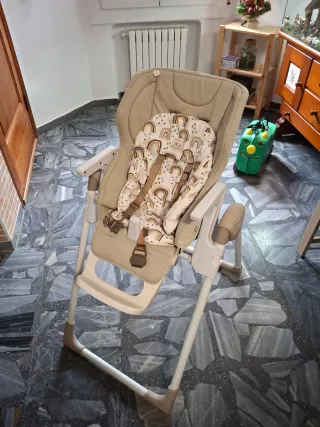 Trona para bebé color beige