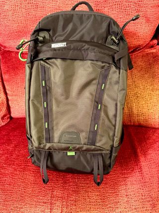 Think Tank Mindshift BackLight 18L Negra y verde.