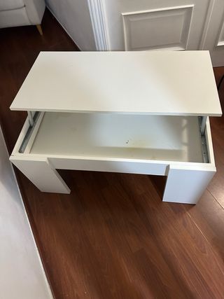 Mesa de salón blanca y madera