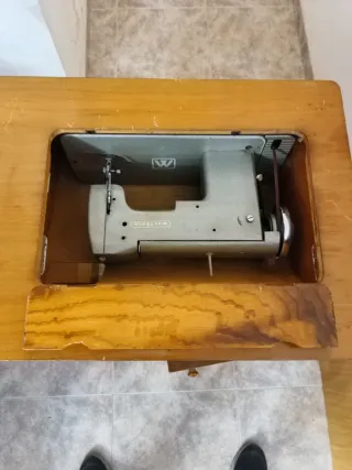 Máquina de coser Werthein antigua
