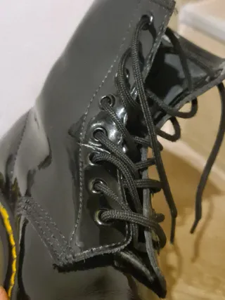 Botines Dr Martens charol talla 37