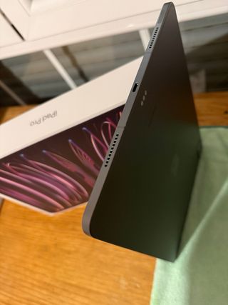 iPad Pro 12.9 6th Gen 256GB + Celular