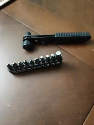 Destornillador de trinquete nuevo a estrenar