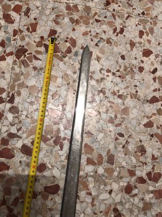 Espada decorativa de metal