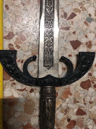 Espada decorativa de metal