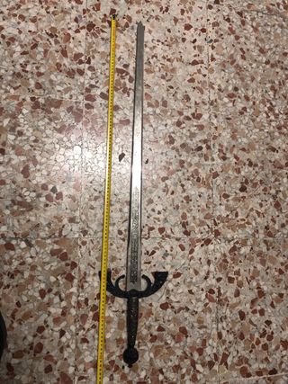 Espada decorativa de metal