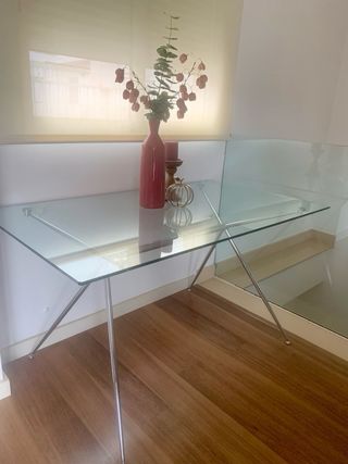 Mesa de cristal diseño moderno
