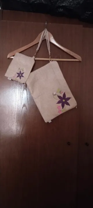 Set 2 Bolsos Beige Flores Moradas y Rosas