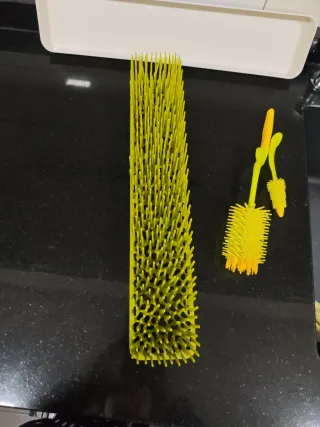 Escurre biberones y cepillos