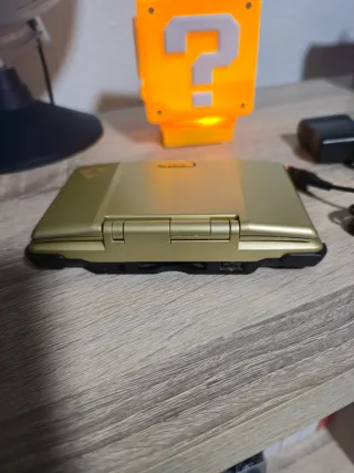 Nintendo DS Gold Edición Zelda